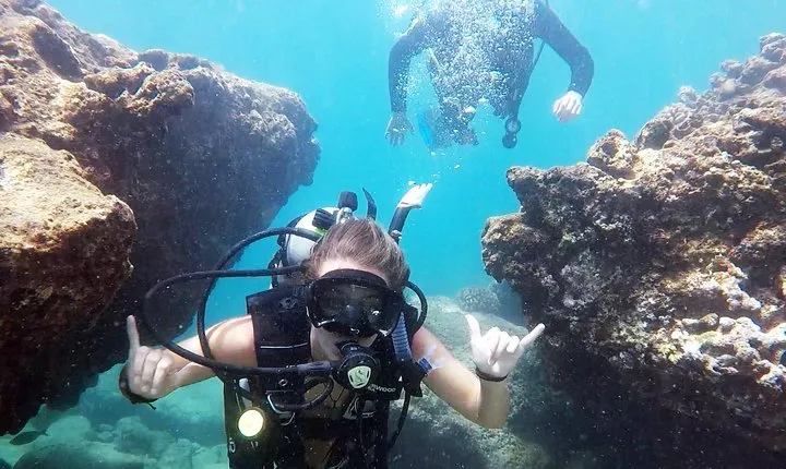 Beginner Scuba Diving Adventure with Videos in Honolulu