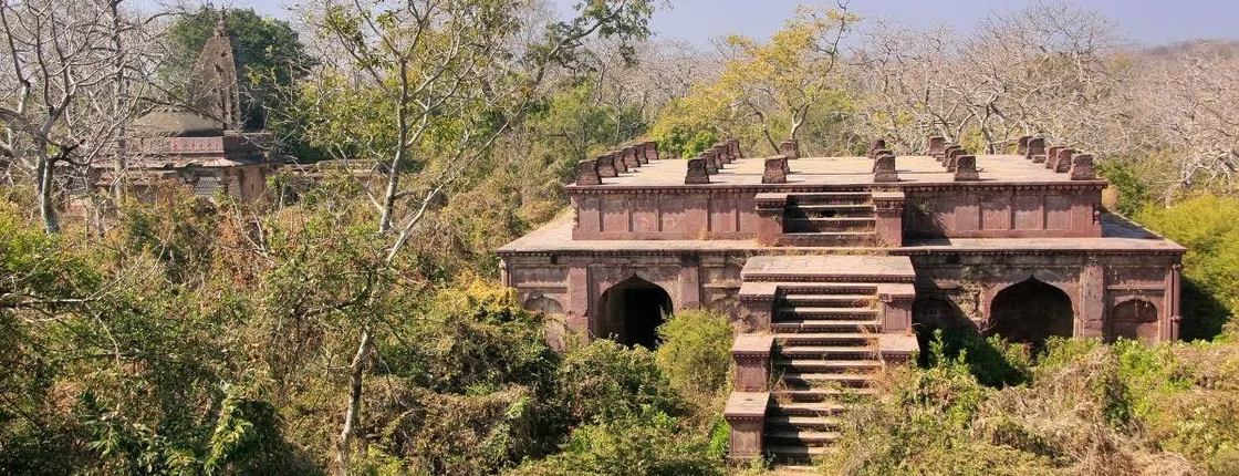 3-hour trekking tour to the Ranthambore Fort