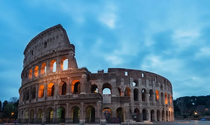 Colosseum Private Tour & Entry To Palatine Hill And Roman Forum