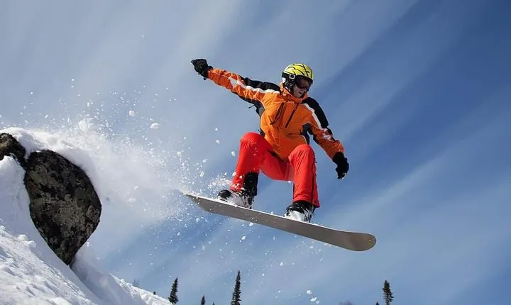 Beijing Private Tour to Badaling Ski Resort and Great Wall with Lunch