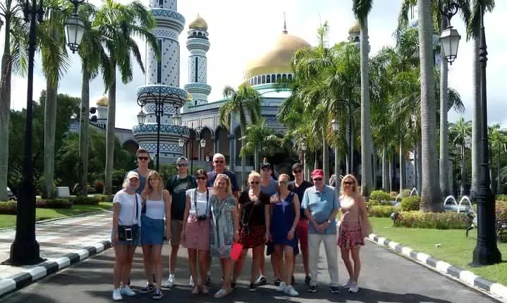 Private Bandar Highlight & Water Village Tour