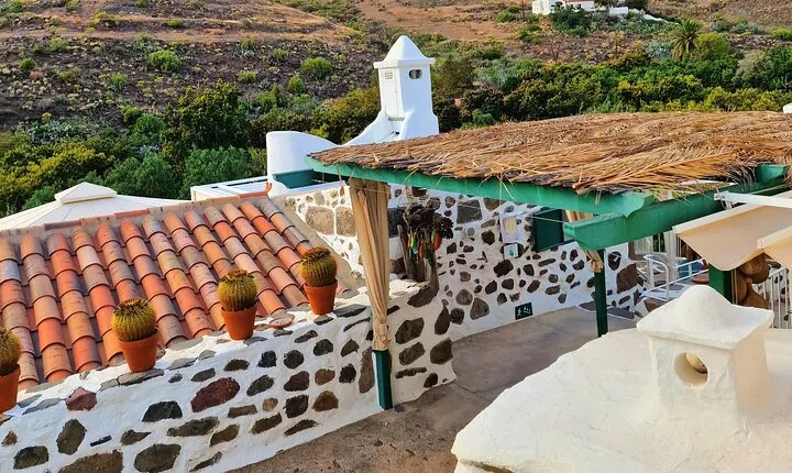 Canarian farmhouse in Mogan, mango farm and vermouth factory