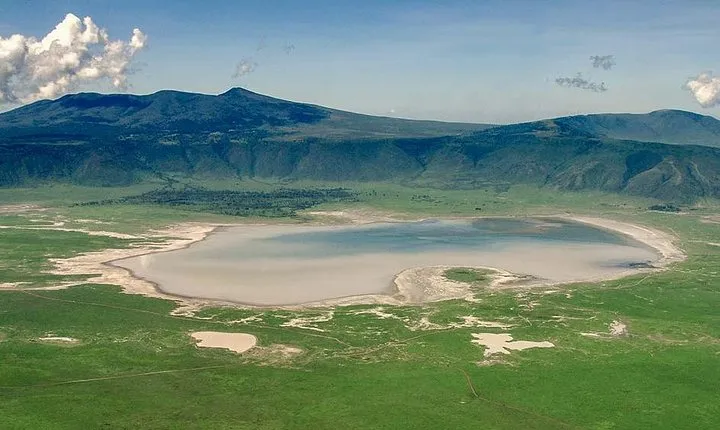 2 Days Private lodge safari to Serengeti National Park