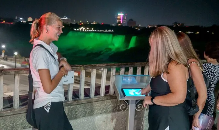 Niagara Falls Night Walking Tour with Dinner & Fireworks Cruise