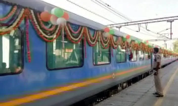 Taj Mahal City Local Tour by Train from Delhi-All Inclusive