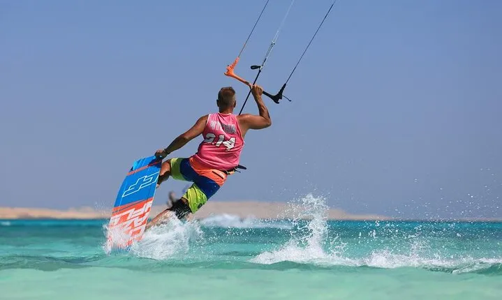 4 Days Ultimate Kite Surfing Experience with Transfers - Hurghada
