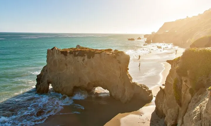 Private Malibu Tour: From the Beaches to the Mansions
