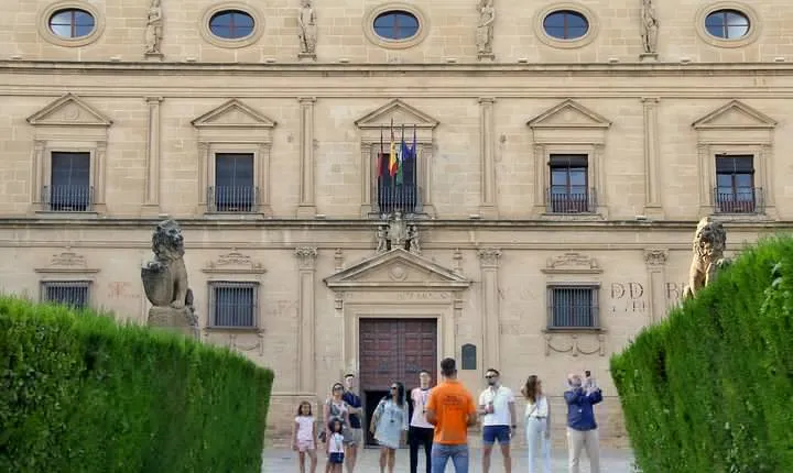 Úbeda-Baeza historical tour with Water Synagogue 