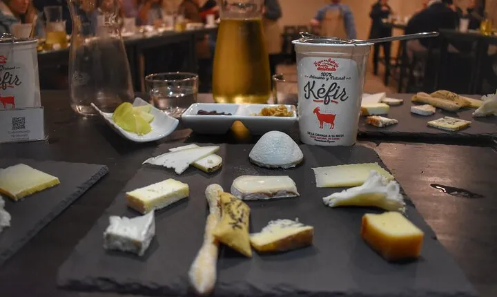 Cheese Factory Workshop with Wine Tasting in Requena, Valencia