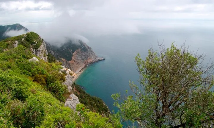 Hiking tour to the highest limestone cliff of continental Europe