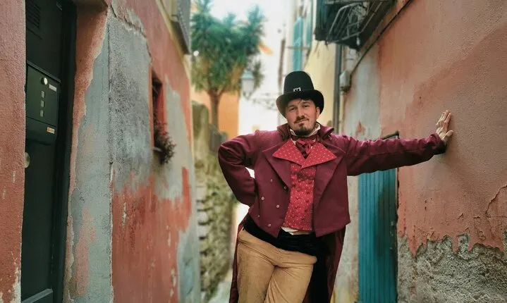 Unusual guided tour of Old Nice by a 19th century executioner