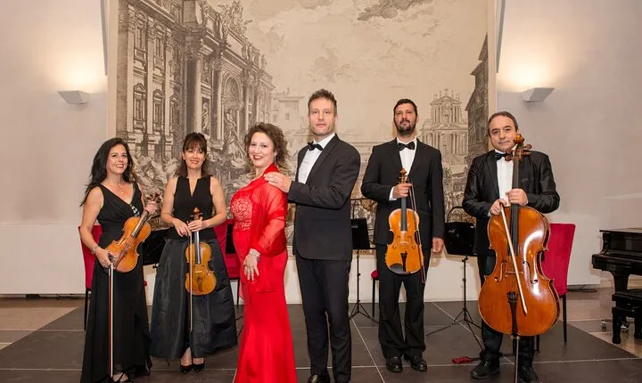 The Great Opera Arias Concert at Palazzo Poli - Trevi Fountain