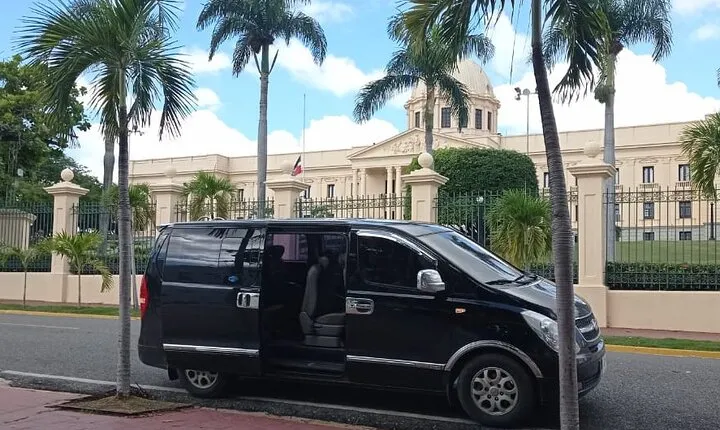 Delhi Airport (DEL) to Delhi hotels - Arrival Private Transfer