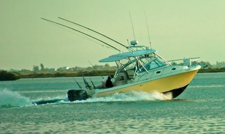 Offshore Fishing in Destin, FL (Flowing Water Charters)