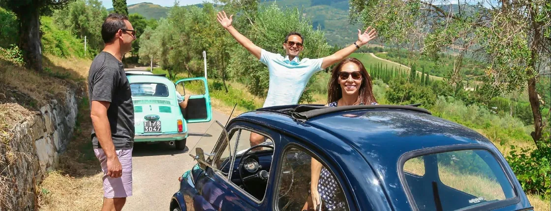 Vintage car tour in the Chianti area with lunch and visit to a winery