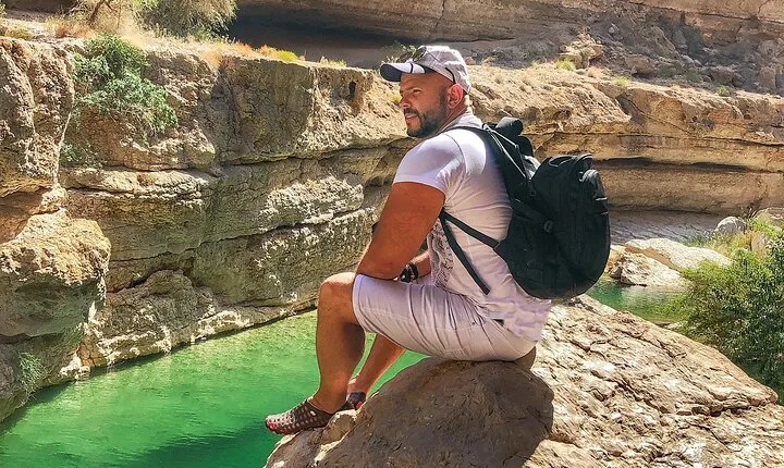 Full-Day Private Guided Wadi Shab and Bimmah Sink Hole Tour
