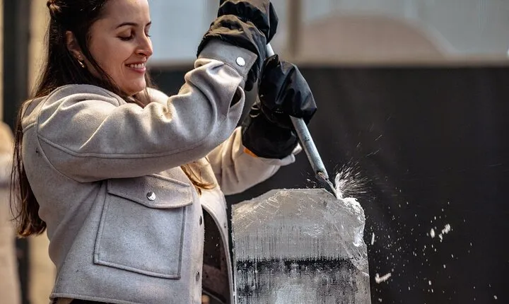 Visiting package Guided Tour at Arctic SnowHotel & Ice Sculpting