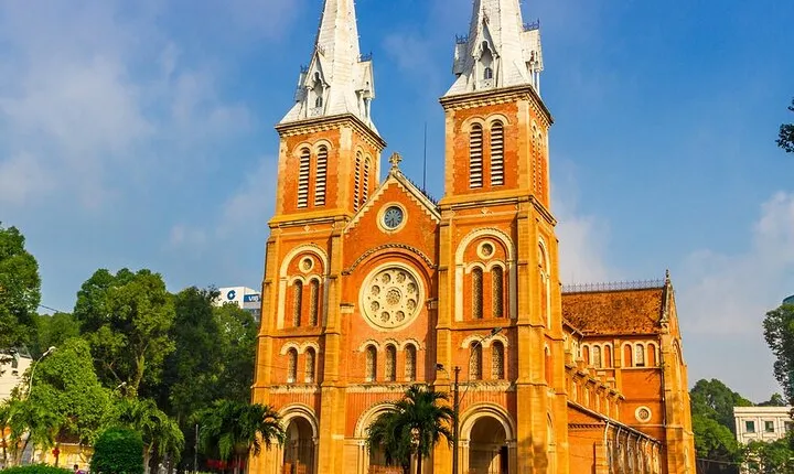 12-Day Epic Vietnam Group Tour: Hanoi, Halong Bay & Beyond