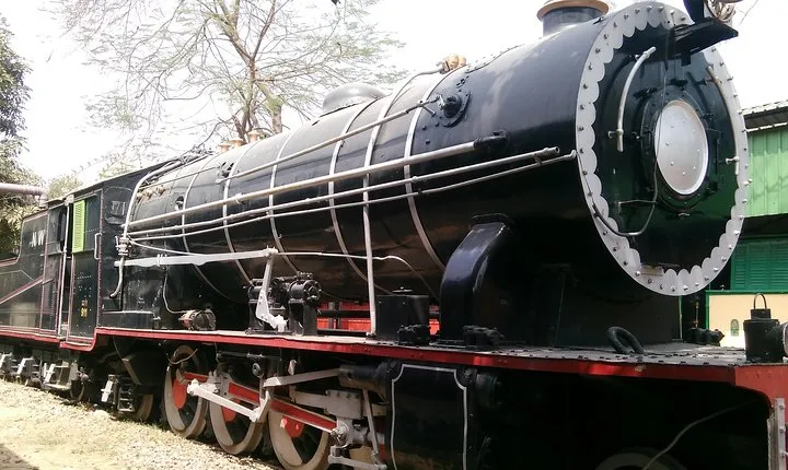 Visit to Rail Museum or Dolls Museum with India Gate (private hotel transfers)