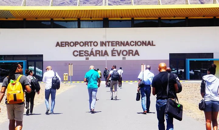 São Vicente: Private Transfer from Airport to São Pedro or Vice Versa