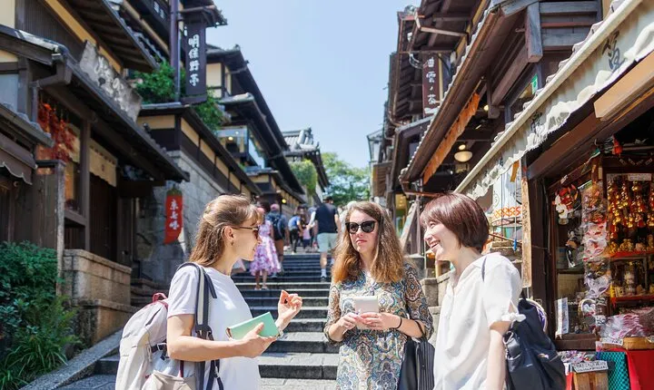 Kiyomizu Temple and Backstreets of Gion, Half Day Group Tour