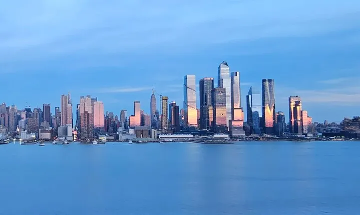 New York Skyline Magic - Private Tour With a Real Local