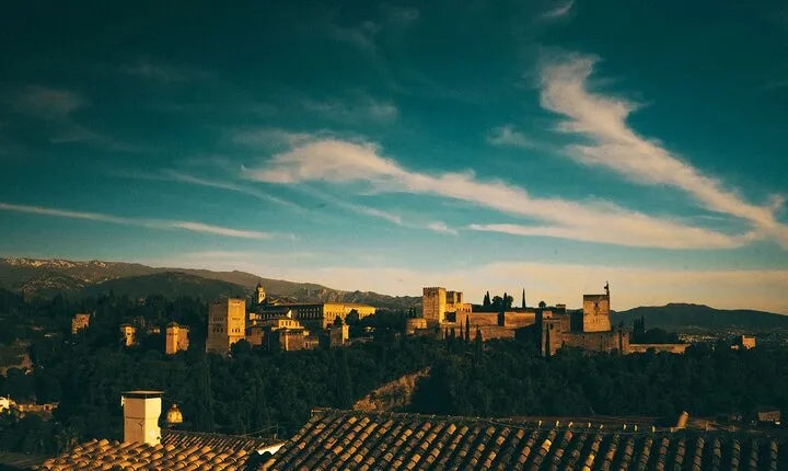 Private Tour to The Alhambra with Nasrid Palaces in Granada