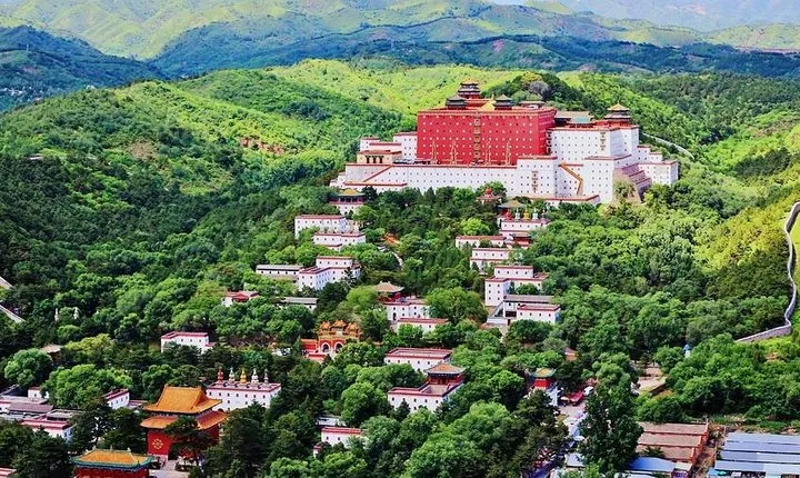 Private Day Tour to Chengde Imperial Summer Resort from Beijing