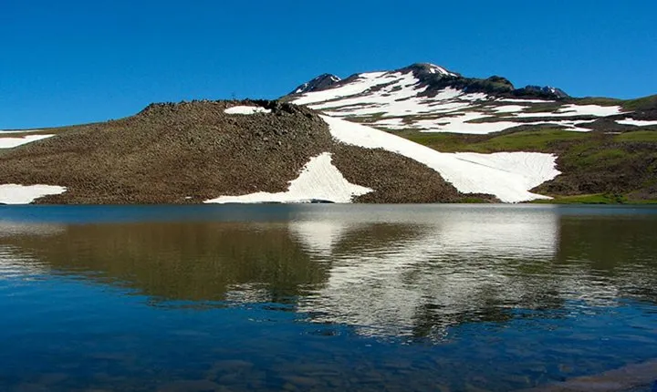 Private tour to Aragats (Lake Kari), Armenian Letters monument, Amberd