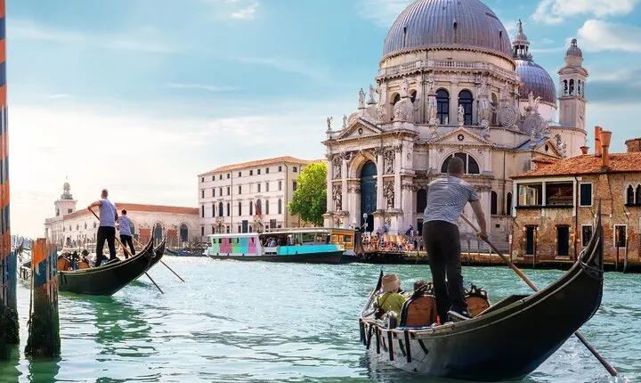 Full Day Self-guided Tour in Venice by train from Milan