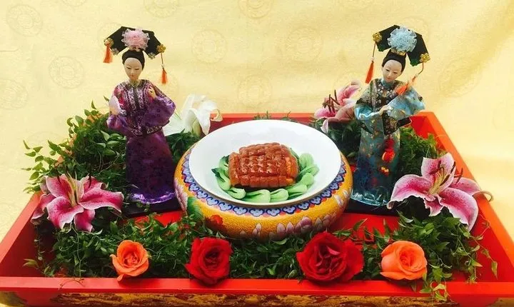 Beijing Imperial Dinning Experience with Night Tour