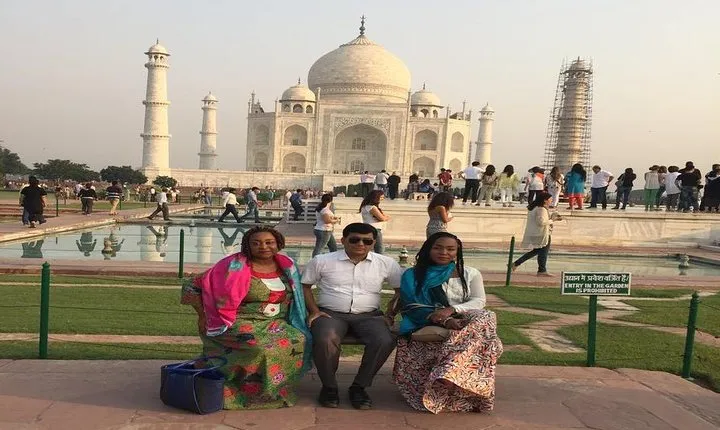 Agra Local tour from Agra Train station/hotel.