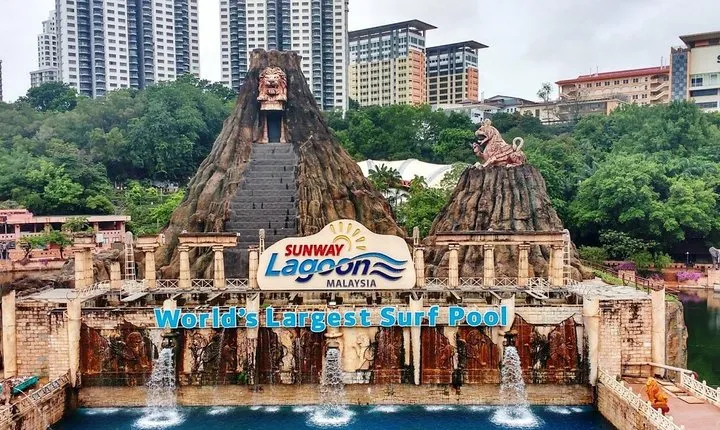 Kuala Lumpur Sunway Lagoon Theme Park 2-way Transfers