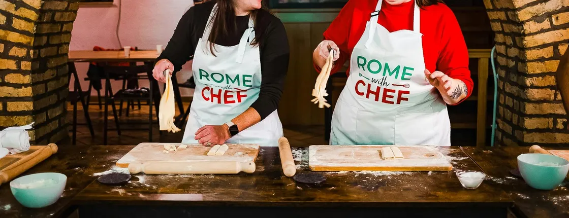 Pasta and tiramisu cooking class in Rome with recipes e-book