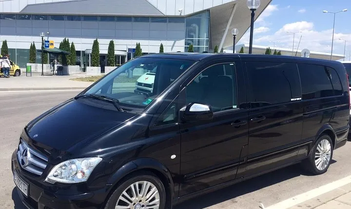 Arrival Private Transfer: Airport Charles de Gaulle OR Orly TO La Defense