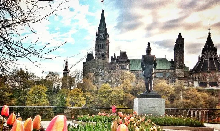 Private Tour OTTAWA Tulip Festival May 09-19 2025 from Montreal