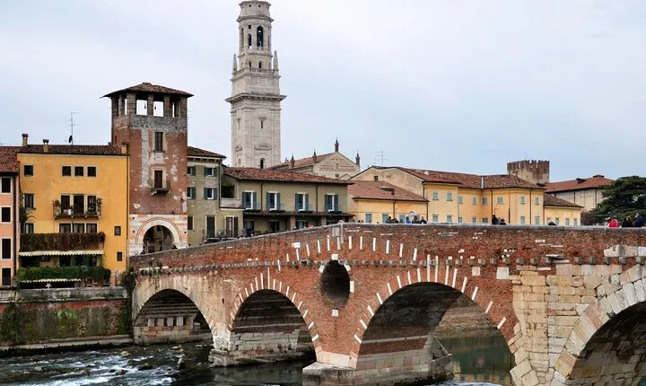 Verona Private Walking Tour With Tickets Included