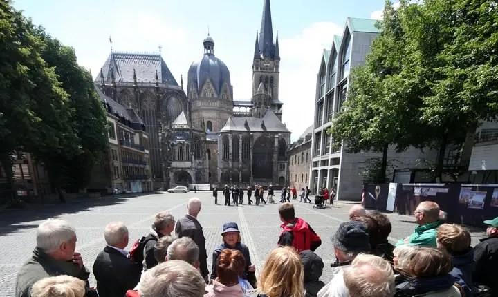 Aachen old town tour - GERMAN (public)