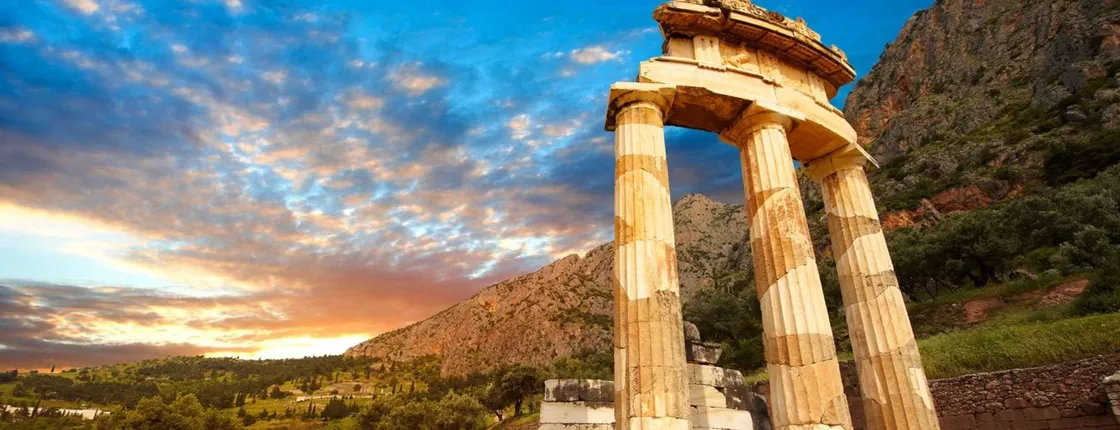 Delphi one day guided Spanish tour