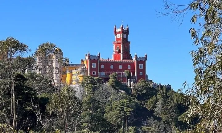 Tours Jeep 4x4 Sintra Palaces and Cascais Coastline