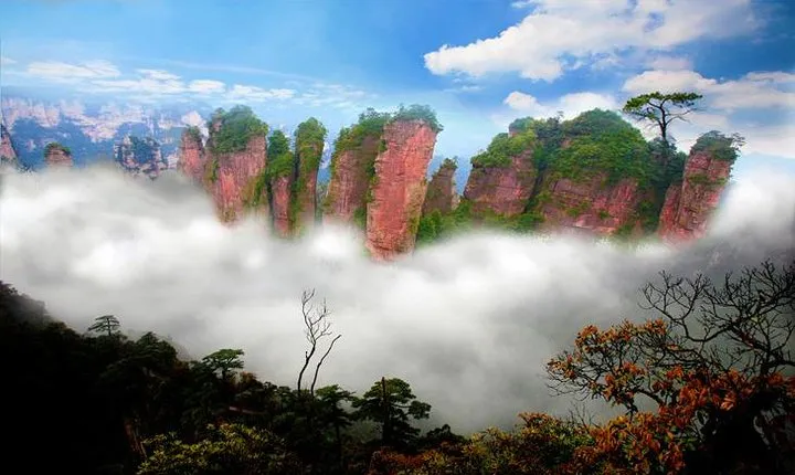 Private Day Tour from Zhangjiajie to Yellow Stone Village
