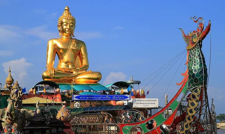 Chiang Rai Temples Tour & Golden Triangle Including Boat to Laos