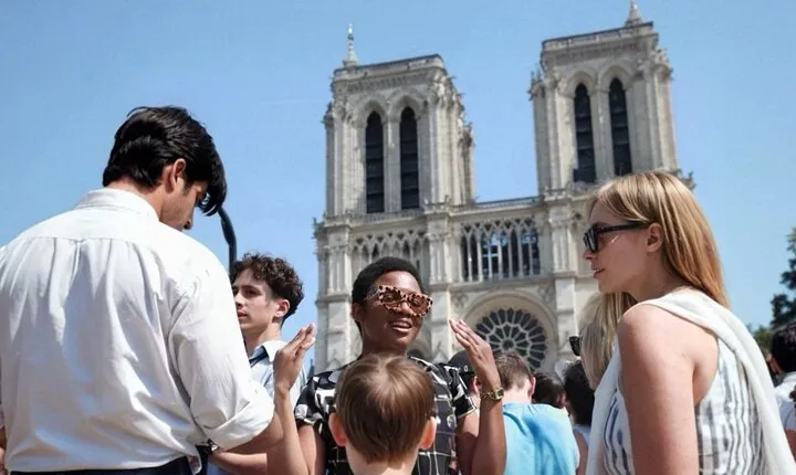 Private Guided Tour of Notre Dame Island with Cathedral Visit