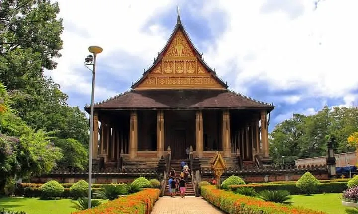 Explore Vientiane and Local Villages Biking Tour