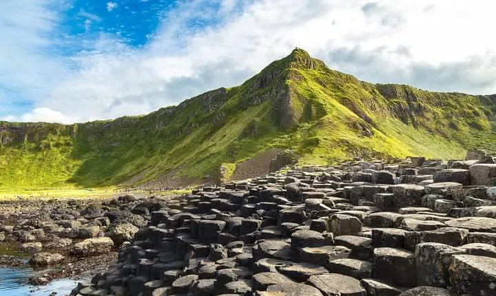 2-Day Northern Ireland Tour from Dublin Including Belfast and Giants Causeway