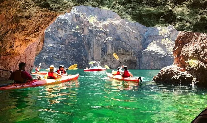 Grand Canyon Helicopter Flight with Emerald Cave Kayak Tour