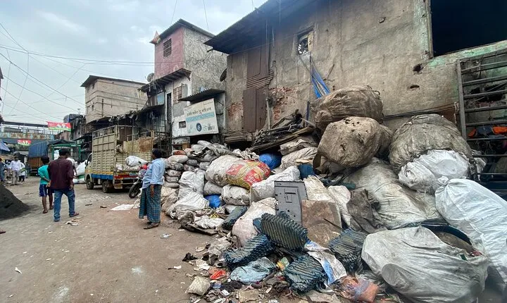 Dharavi Slum tour in Mumbai by local resident