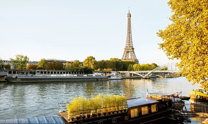 Paris : Singing Cruise with Dinner, Live Show & DJ set Party