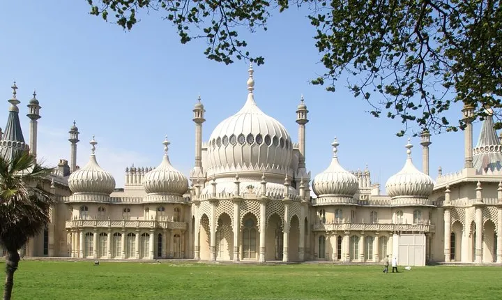 Full-Day Private Tour of Brighton