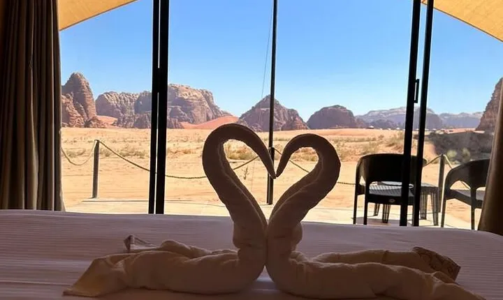 Full-Day Jeep Tour & Sleep in Luxury Tent with private Bathroom